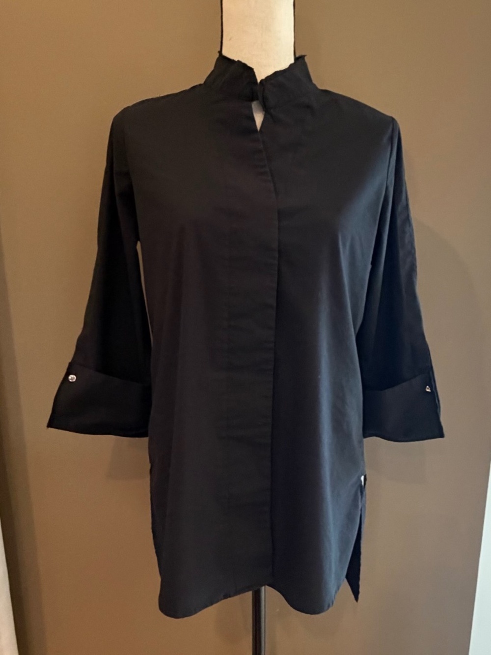 Soft Surroundings Women's Black Tunic Top Blouse Silver Accent Cuff, Size Small